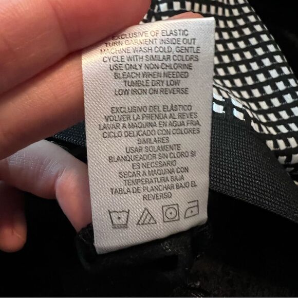 3 for $30! Marilyn Monroe black and white crop top - Picture 6 of 8